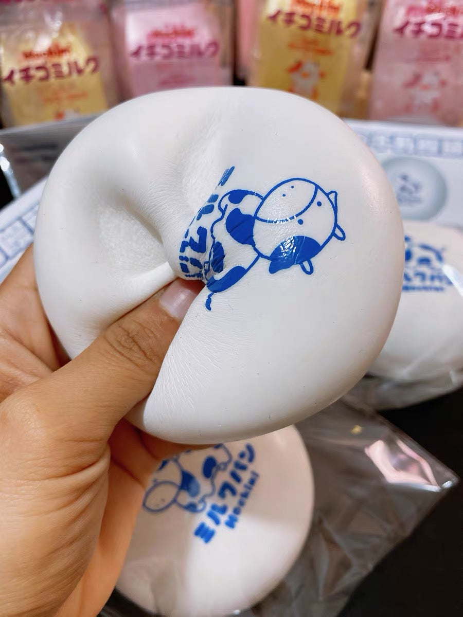 🥛🐄 Hachimi Cow Milk นมวัว Squishy ของแท้ เนื้อนุ่ม Slow Rising มีกลิ่นหอม ของสะสมพรีเมียม