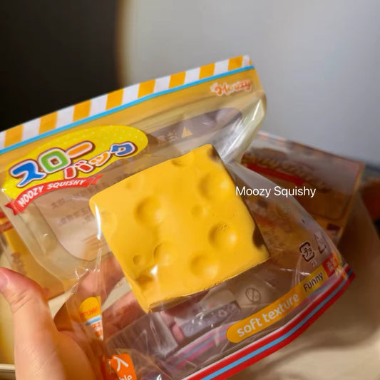 🧀🟨 Moozy Cheese Cube ชีสก้อนสี่เหลี่ยม Squishy ของแท้ เนื้อนุ่ม Slow Rising ของสะสมพรีเมียม