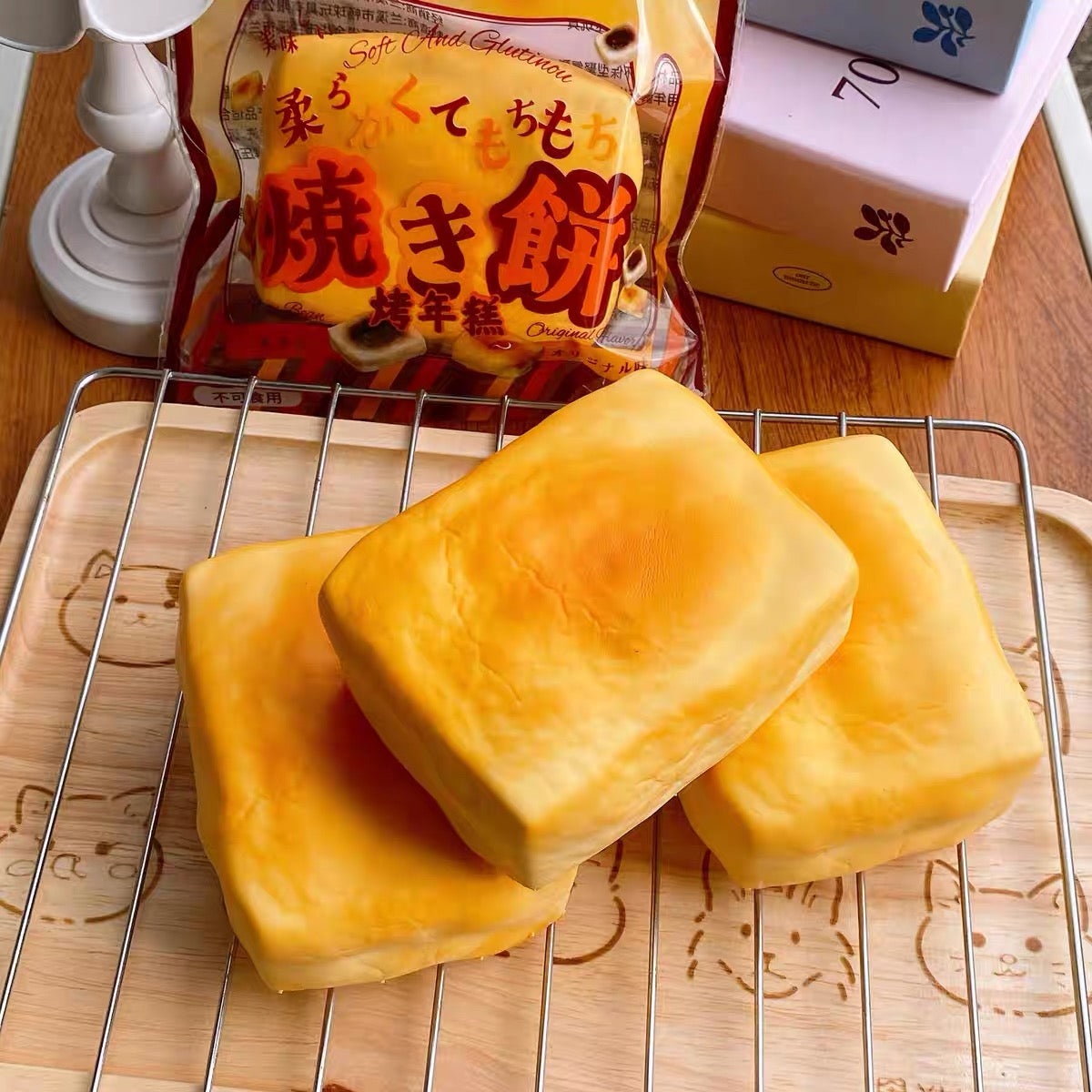 🍞✨ Hachimi Golden Toast ขนมปังปิ้ง Squishy ของแท้ เนื้อนุ่ม Slow Rising สีเหลืองทอง ของสะสมพรีเมียม