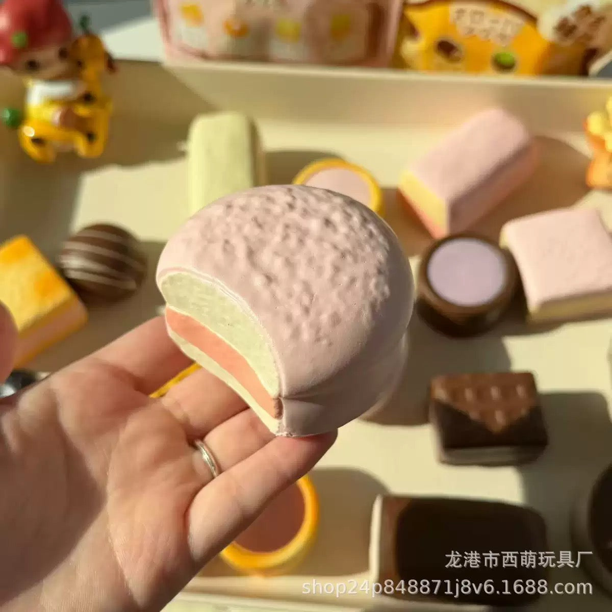 🍓🥧 Moozy Strawberry Pie สตรอว์เบอร์รี่พาย Squishy ของแท้ เนื้อนุ่ม Slow Rising ของสะสมพรีเมียม