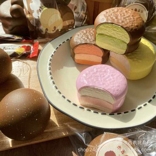 🍓🥧 Moozy Strawberry Pie สตรอว์เบอร์รี่พาย Squishy ของแท้ เนื้อนุ่ม Slow Rising ของสะสมพรีเมียม