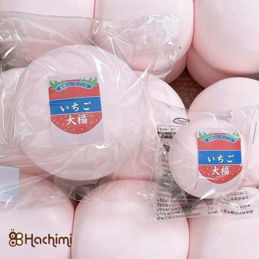 สตรอว์เบอร์รี่ไดฟุกุ รุ่นใหญ่ สกุชชี่เนื้อนุ่ม Slow Rising | แบรนด์ Hachimi ของแท้ 100%