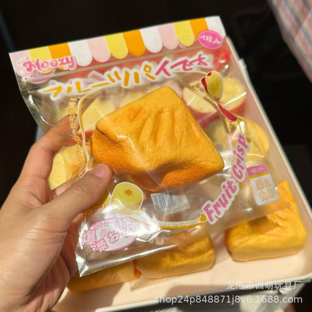 🍍🍌 Moozy Fruit Pie พายผลไม้ Squishy ของแท้ เลือกได้ 2 ลาย พายสับปะรด/พายกล้วย เนื้อนุ่ม Slow Rising