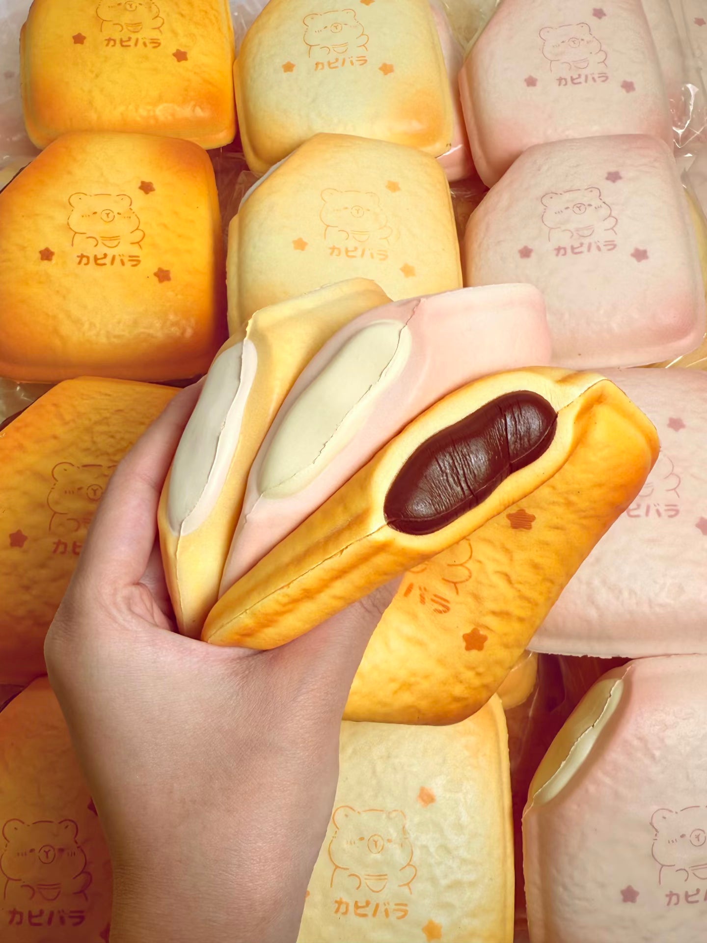 🍞🦫 Moozy Capybara Pocket Bread ขนมปังคาปิบาร่า Squishy ของแท้ เนื้อนุ่ม Slow Rising มี 3 แบบ ของสะสมพรีเมียม